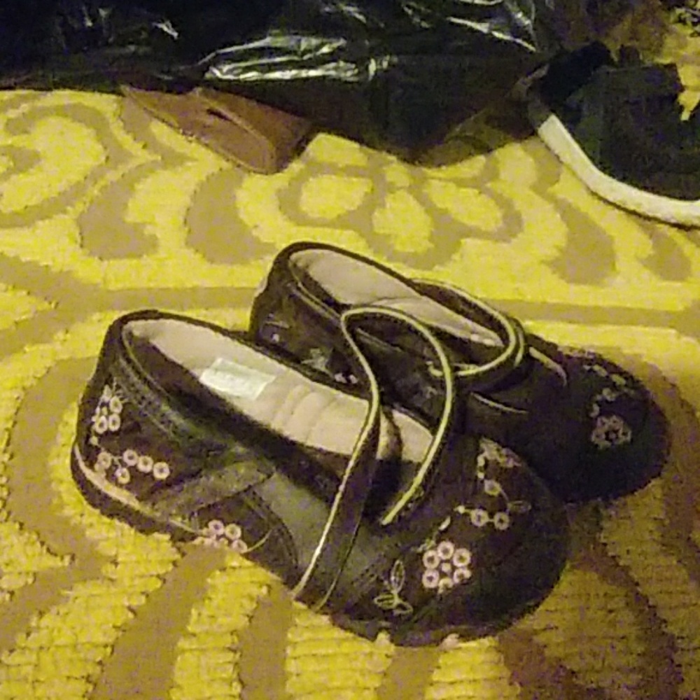 girls skechers